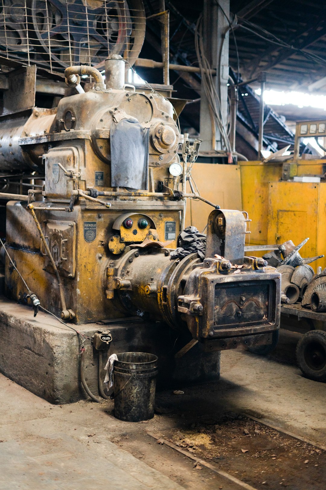 a-large-machine-in-a-factory-zv-yax1ohjs